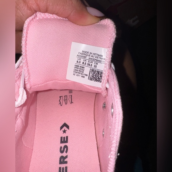 ✨NEW✨Pink Converse - Picture 5 of 5